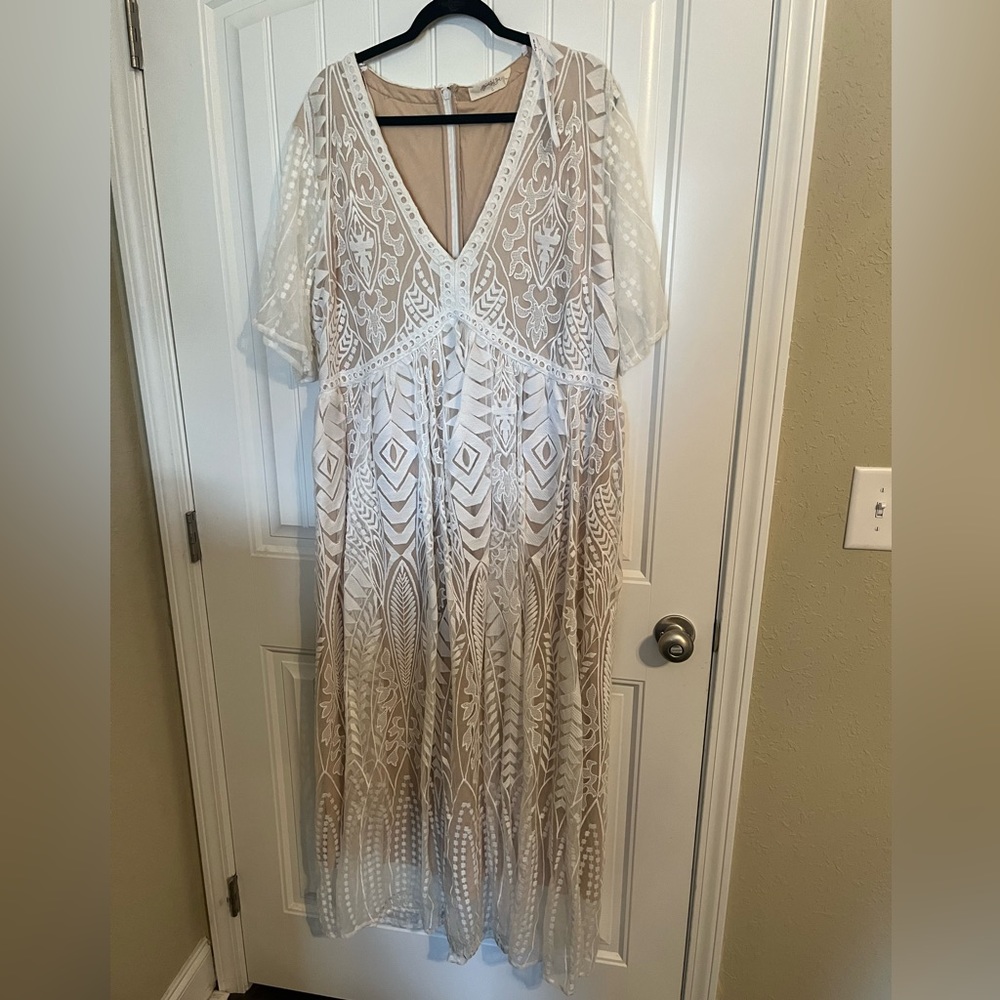 Arula lace maxi dress